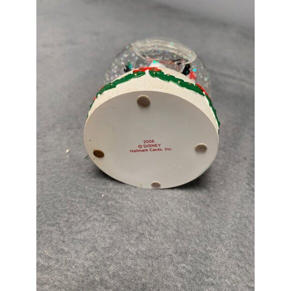 Disney Hallmark 2006 Mickey & Minnie Christmas Snow Globe - Picture 5 of 7